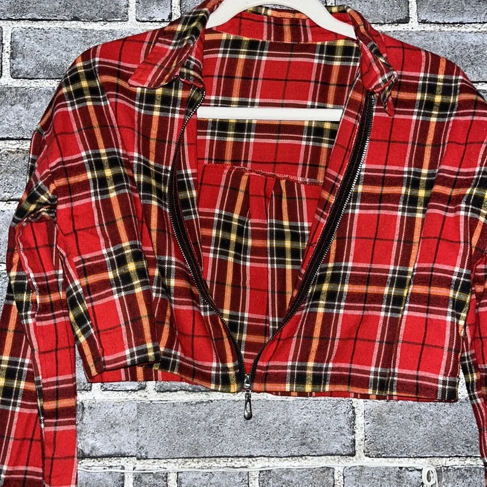 Cropped flannel top - Picture 2 of 4